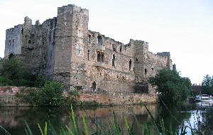Newark
                        Castle
