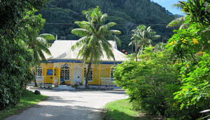 Huahine Post
                  Office