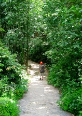 Path to Huashan pictograph site on Ming River (2010)