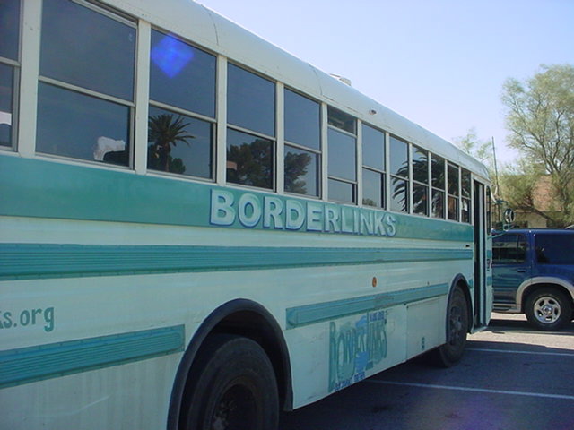 borderlinks_bus