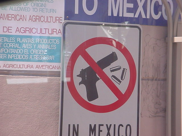 us-mex_border-no_guns