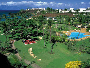 Acres of tropical gardens, spacious lawn, abundant shade